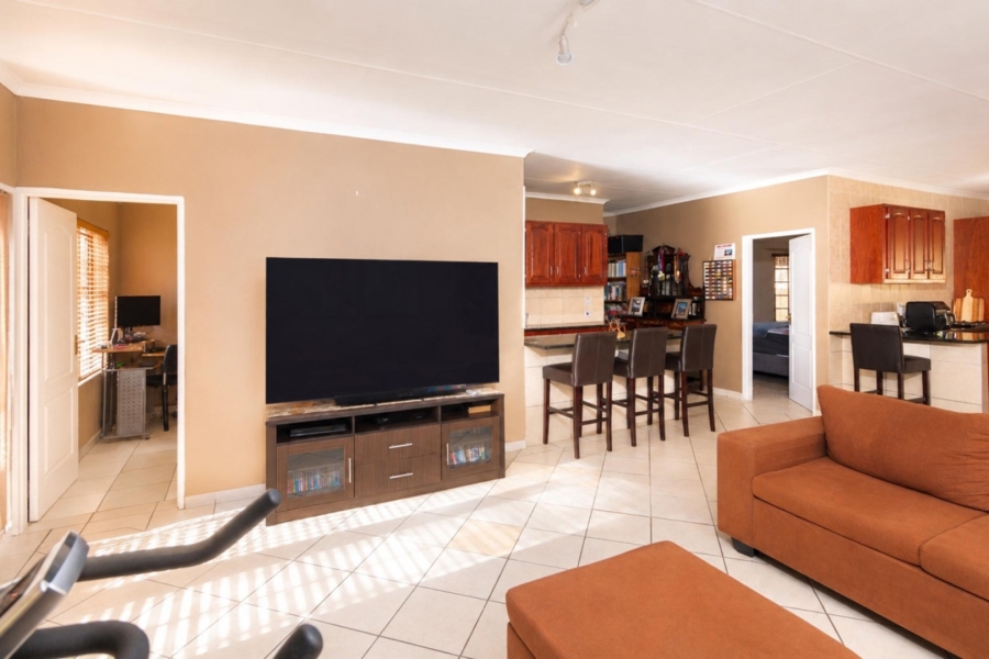 4 Bedroom Property for Sale in Safari Gardens North West